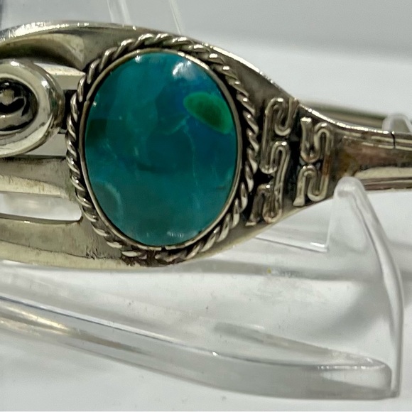 Unique Alpaca Open Bracelet Crafted from Vintage Sheffield Fork (Circa 1950s) - Picture 8 of 12